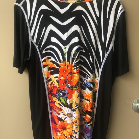 Multiples Sheer Graphics Top Size PM - Picture 4 of 5